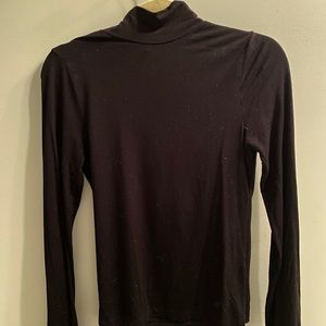 Black long sleeve turtleneck/ mock neck